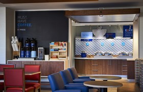 Holiday Inn Express & Suites Woodside Queens NYC