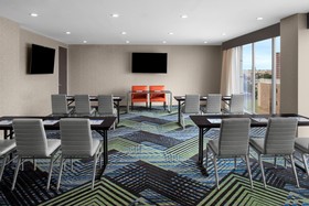 Holiday Inn Express & Suites Woodside Queens NYC