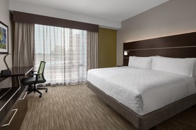 Holiday Inn Express & Suites Woodside Queens NYC
