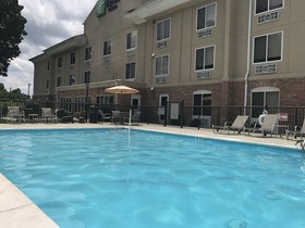 Holiday Inn Express & Suites High Point South