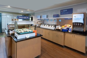 Holiday Inn Express & Suites High Point South