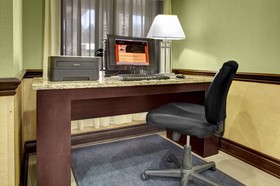 Country Inn & Suites by Radisson Asheville Downtown Tunnel Road