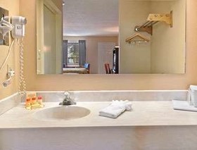 Days Inn by Wyndham Asheville Downtown North