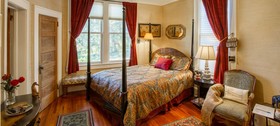 Hill House Bed & Breakfast Inn