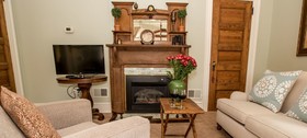 Hill House Bed & Breakfast Inn