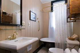 Hill House Bed & Breakfast Inn