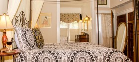 Hill House Bed & Breakfast Inn