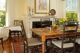 Hill House Bed & Breakfast Inn