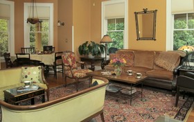 Hill House Bed & Breakfast Inn