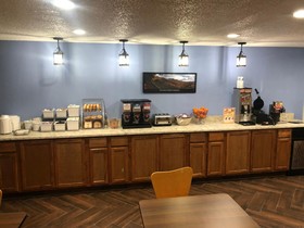 Super 8 by Wyndham Asheville/Biltmore