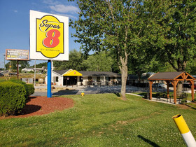 Super 8 by Wyndham Asheville/Biltmore
