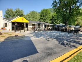 Super 8 by Wyndham Asheville/Biltmore