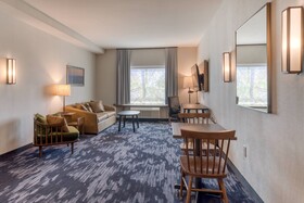 Fairfield Inn & Suites Charlotte Belmont