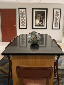 Holiday Inn Express & Suites Charlotte Arpt-Belmont