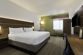 Holiday Inn Express & Suites Charlotte Arpt-Belmont