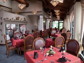 Meadowbrook Inn & Suites