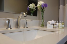 Meadowbrook Inn & Suites