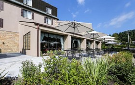 Meadowbrook Inn & Suites