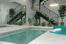 Meadowbrook Inn & Suites