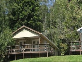 Highland Hills Motel & Cabins