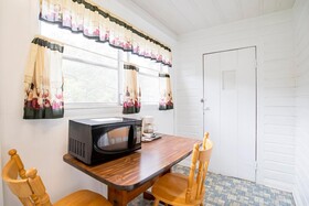 Lloyd's on The River Country Inn by OYO