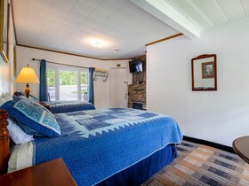 Lloyd's on The River Country Inn by OYO