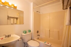 Lloyd's on The River Country Inn by OYO