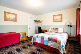 Lloyd's on The River Country Inn by OYO