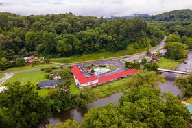 Lloyd's on The River Country Inn by OYO