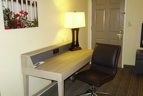 Country Inn & Suites by Radisson, Burlington (Elon), NC