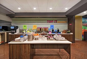 Tru by Hilton Burlington