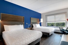 Tru by Hilton Burlington