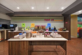 Tru by Hilton Burlington