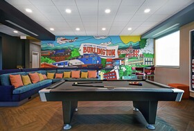 Tru by Hilton Burlington