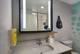 Tru by Hilton Burlington