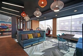 Tru by Hilton Burlington