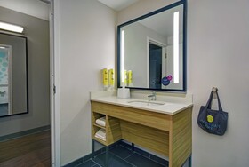 Tru by Hilton Burlington