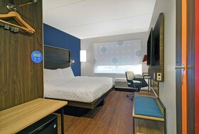 Tru by Hilton Burlington