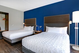 Tru by Hilton Burlington