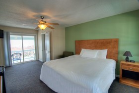 Surfside Motor Lodge
