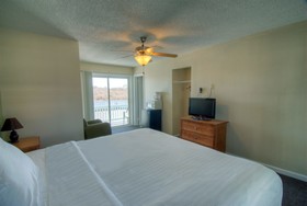 Surfside Motor Lodge