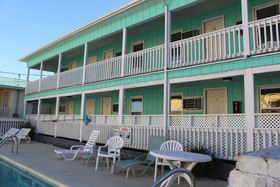 Surfside Motor Lodge