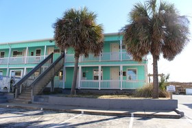 Surfside Motor Lodge