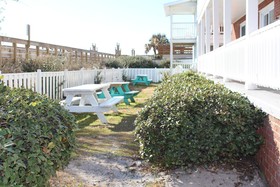 Surfside Motor Lodge