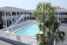 Surfside Motor Lodge