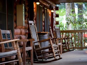 The Wells Cashiers