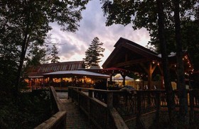 The Wells Cashiers