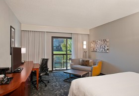 Courtyard Charlotte Ballantyne