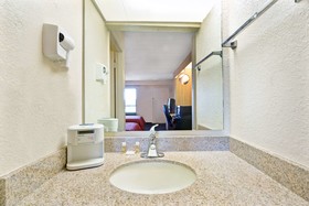 Days Inn by Wyndham Charlotte Northlake