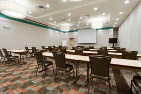 Drury Inn & Suites Charlotte Arrowood